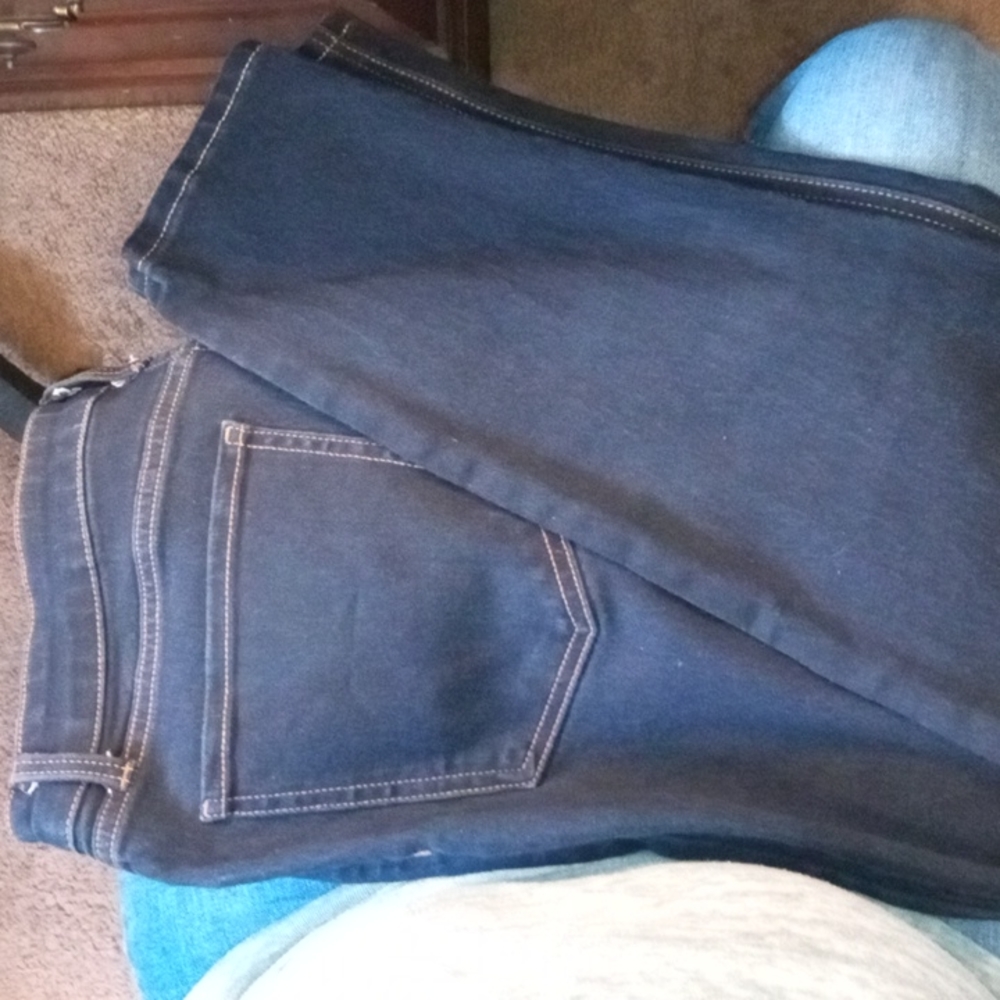 Jeans - Picture 2 of 3